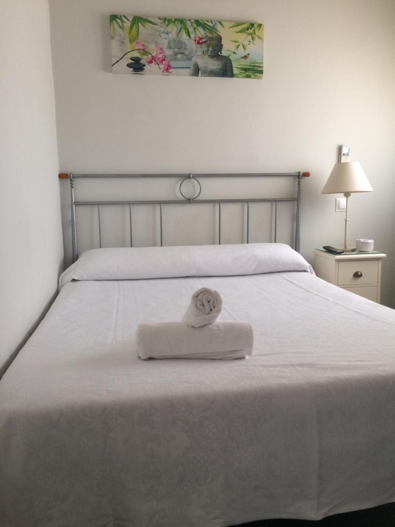 Hostal Acemar Marbella Exterior photo